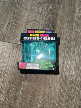 NeeDoh Nice Cube Glitter & Glow - Teal blue Glitter square fidget sensory